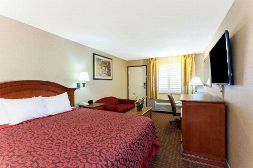 Days Inn by Wyndham Alhambra CA image 1