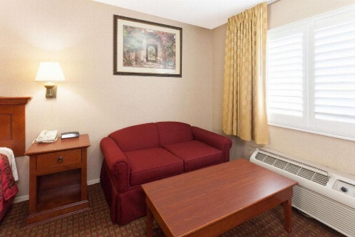 Days Inn by Wyndham Alhambra CA image 6