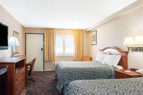 Days Inn by Wyndham Alhambra CA image 7